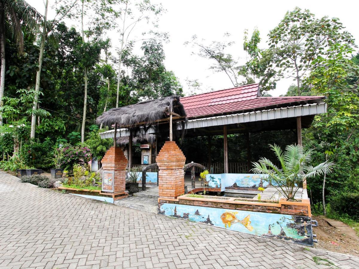 Oyo Homes 91134 Desa Wisata Tebing Lingga Trenggalek ภายนอก รูปภาพ
