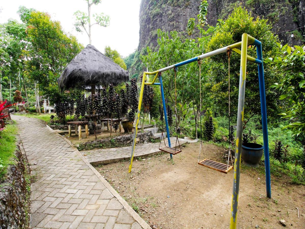 Oyo Homes 91134 Desa Wisata Tebing Lingga Trenggalek ภายนอก รูปภาพ